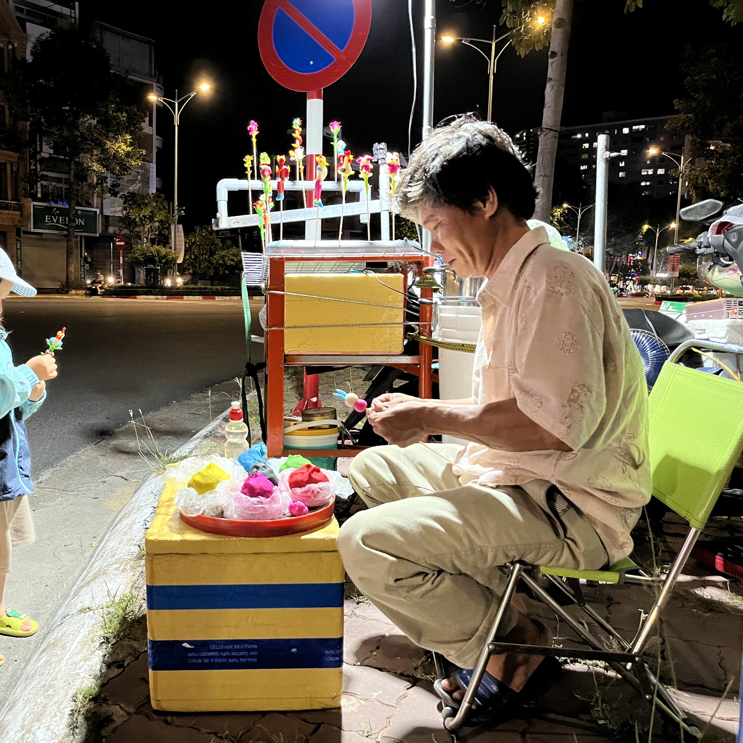 Tò He – Traditionelles Spielzeug am Stiel